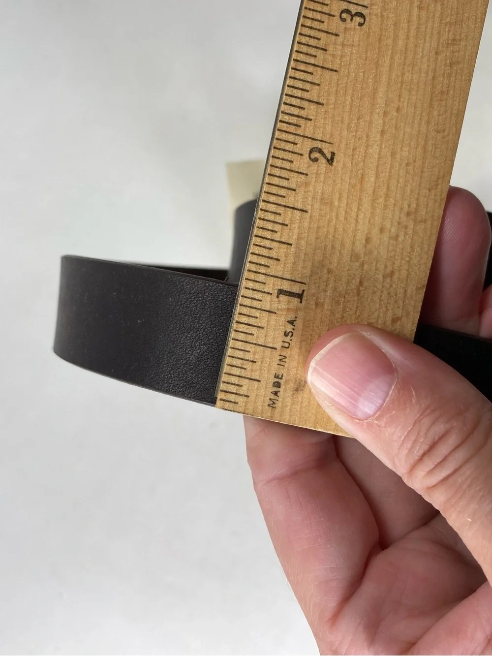 Duluth Trading Co Dark Brown Leather Belt with Rose Gold Buckle L NWT